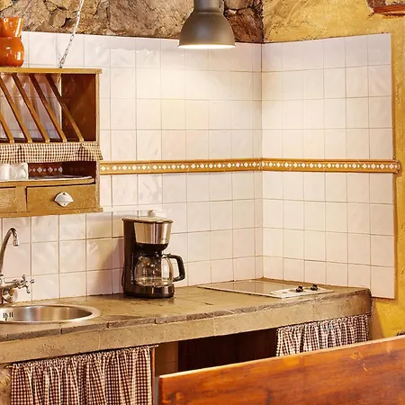 House Sleeps6-parking-garden-pool In Summer-pet تيخيدا